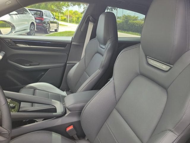 2025 Porsche Macan Electric Base