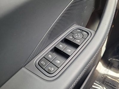 2025 Porsche Macan Electric Base