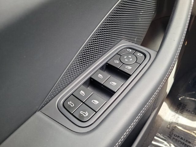 2025 Porsche Macan Electric Base