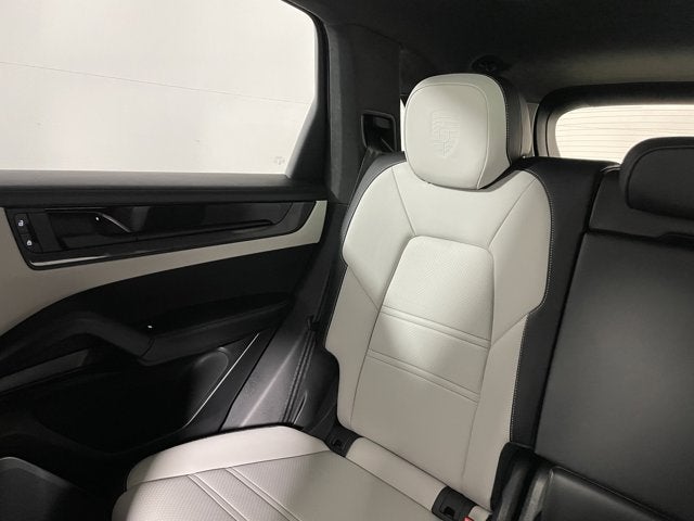 2025 Porsche Cayenne GTS