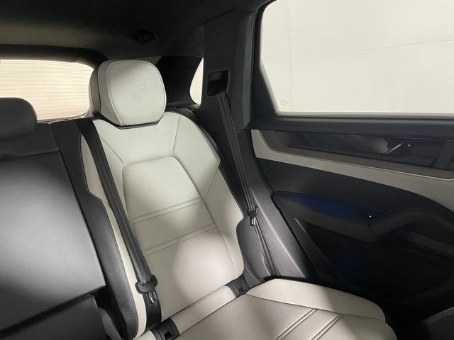 2025 Porsche Cayenne GTS