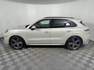 2025 Porsche Cayenne GTS