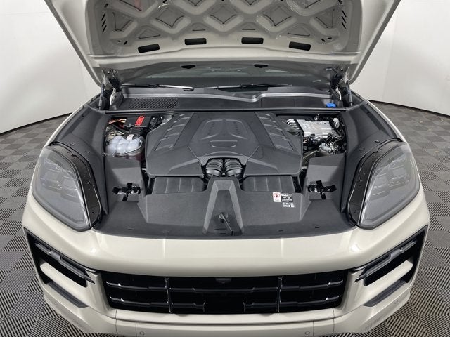 2025 Porsche Cayenne GTS