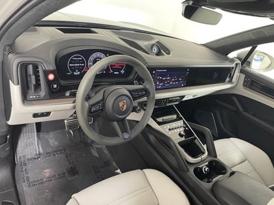 2025 Porsche Cayenne GTS
