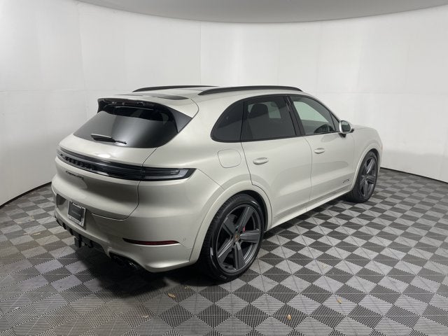 2025 Porsche Cayenne GTS
