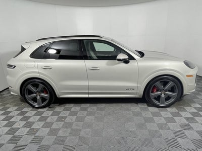2025 Porsche Cayenne GTS