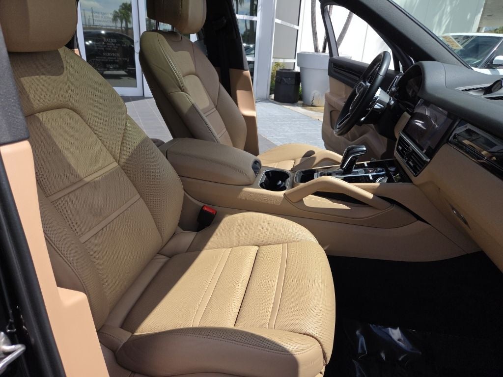 2021 Porsche Cayenne Base