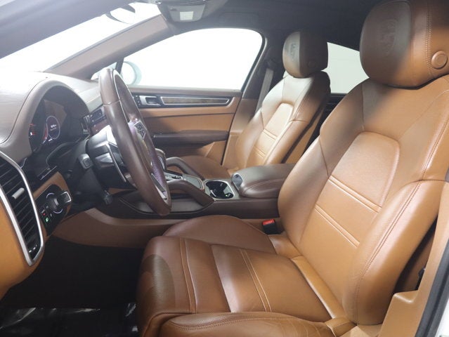 2023 Porsche Cayenne Platinum Edition