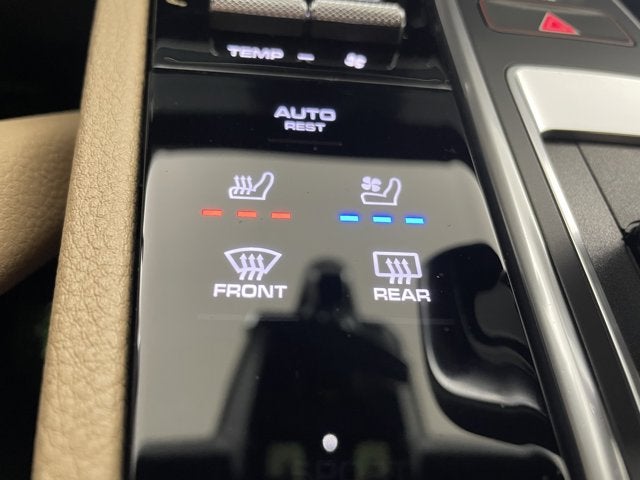 2023 Porsche Cayenne Platinum Edition