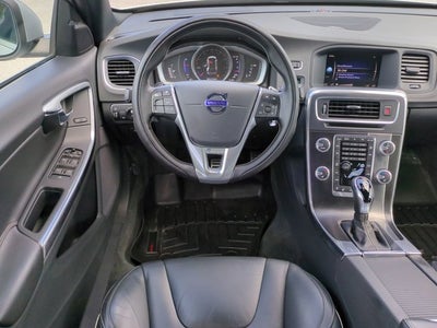 2018 Volvo V60 R-Design Platinum