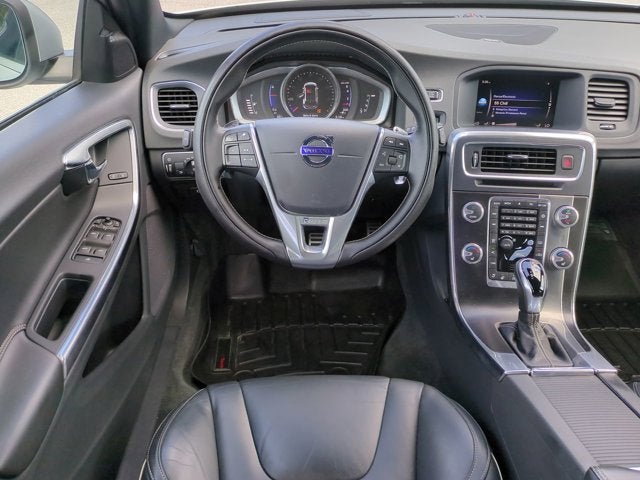2018 Volvo V60 R-Design Platinum