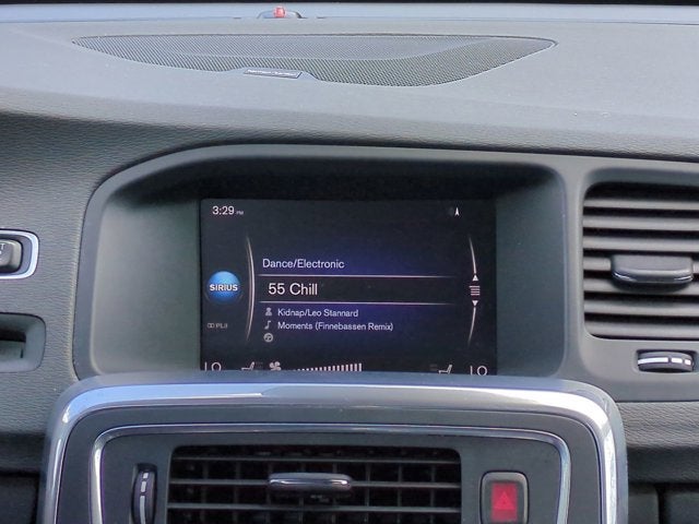 2018 Volvo V60 R-Design Platinum