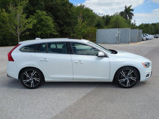 2018 Volvo V60 R-Design Platinum