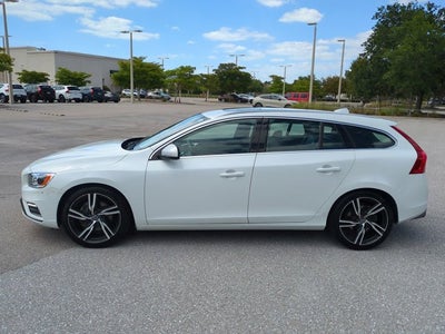 2018 Volvo V60 R-Design Platinum