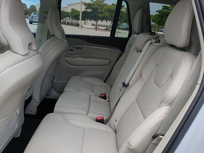 2024 Volvo XC90 Ultimate Bright Theme