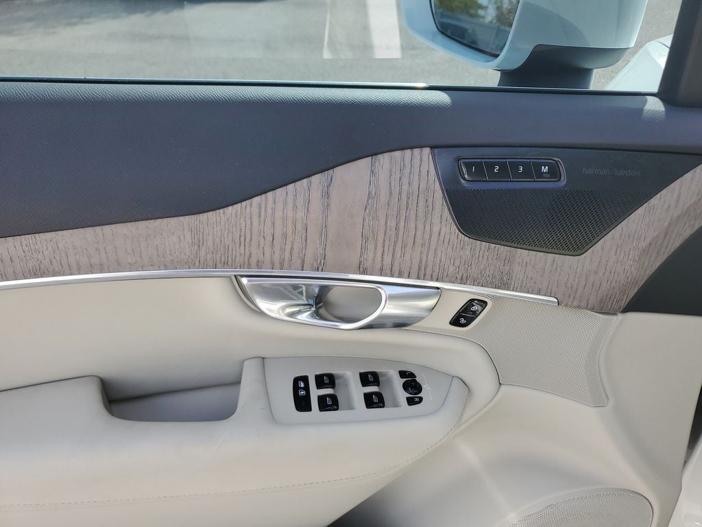 2023 Volvo XC90 B6 Plus 7-Seater