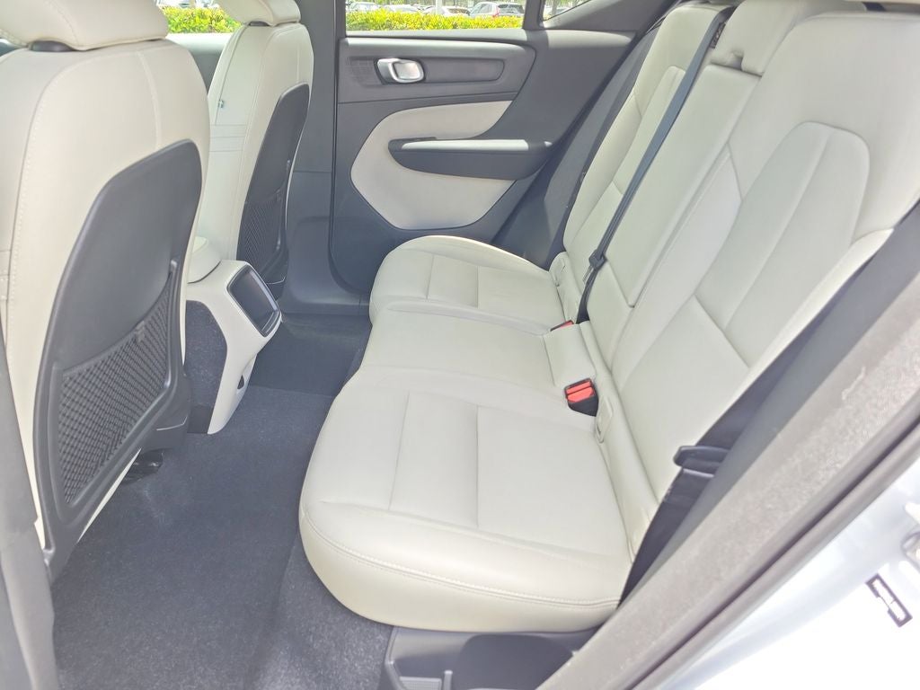 2020 Volvo XC40 Momentum