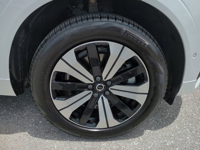 2024 Volvo XC60 Recharge Plug-In Hybrid Plus Dark Theme