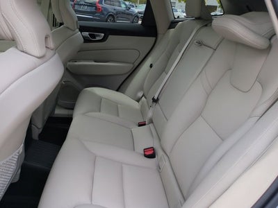 2024 Volvo XC60 Recharge Plug-In Hybrid Plus Dark Theme