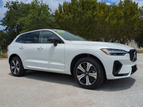 2024 Volvo XC60 Recharge Plug-In Hybrid Plus Dark Theme