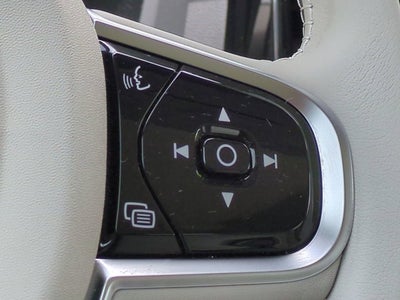 2024 Volvo XC60 Recharge Plug-In Hybrid Plus Dark Theme