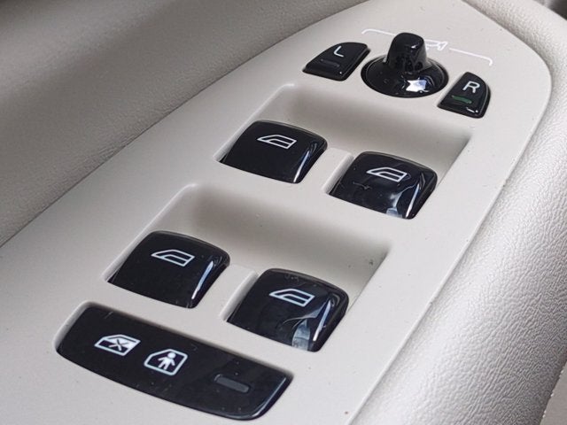 2025 Volvo XC90 Plug-In Hybrid Plus