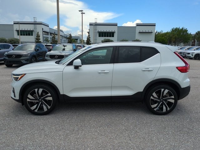 2023 Volvo XC40 Plus Bright Theme