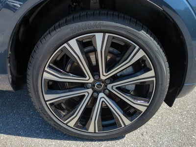 2023 Volvo XC60 Ultimate Bright Theme
