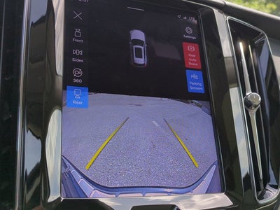 2023 Volvo XC60 Plus Dark Theme