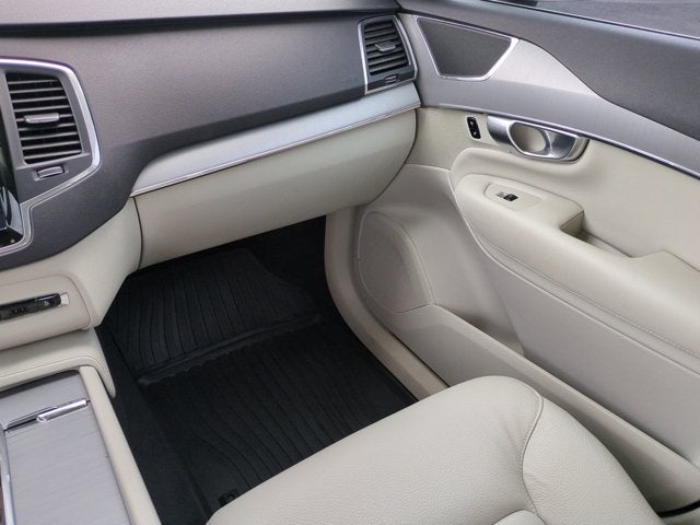 2024 Volvo XC90 Core Bright Theme