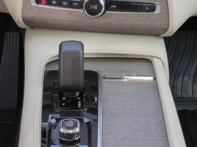 2023 Volvo XC90 Plus