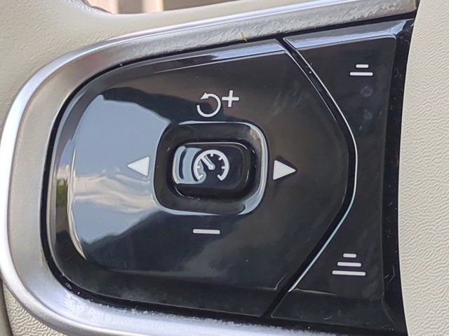 2023 Volvo XC90 Plus