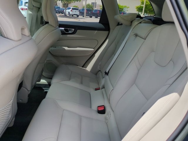 2023 Volvo XC60 Ultimate Bright Theme