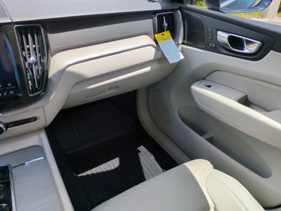 2023 Volvo XC60 Ultimate Bright Theme