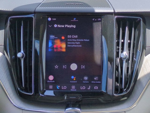 2023 Volvo XC60 Ultimate Bright Theme