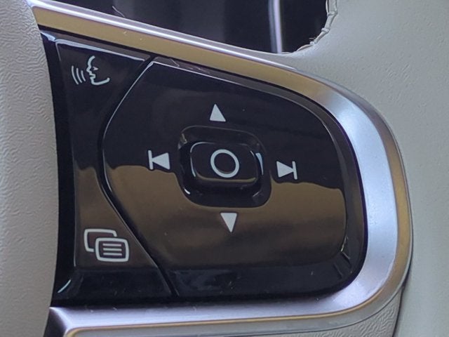 2024 Volvo XC60 Core Dark Theme