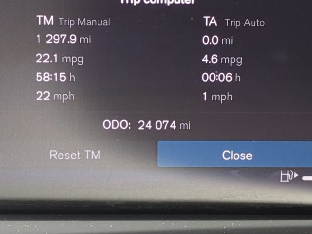 2024 Volvo XC60 Core Dark Theme