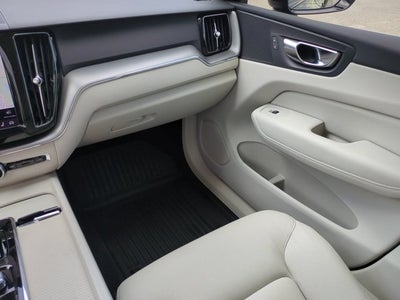 2024 Volvo XC60 Core Dark Theme