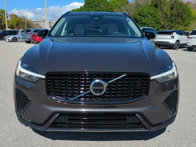2023 Volvo XC60 Plus Dark Theme