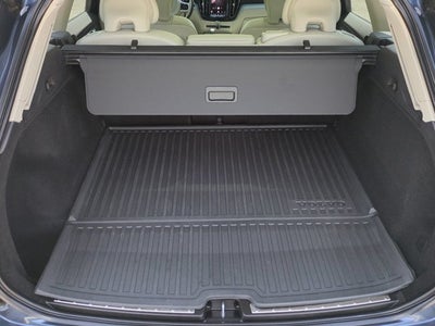 2024 Volvo XC60 Plus Dark Theme