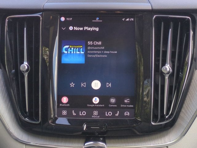 2024 Volvo XC60 Plus Dark Theme