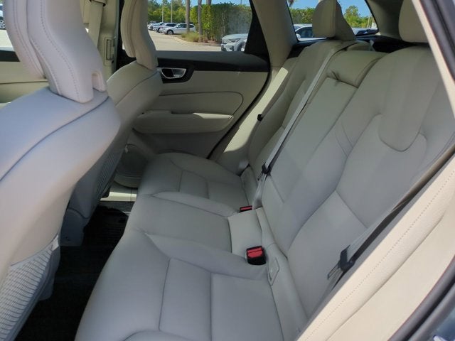2024 Volvo XC60 Plus Dark Theme