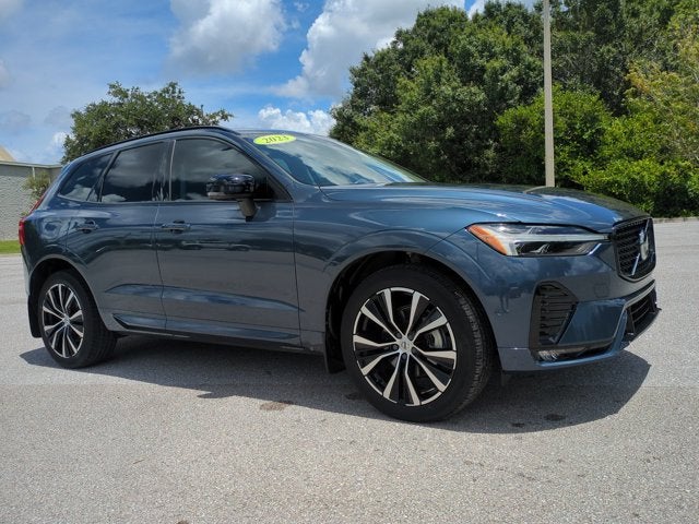 2023 Volvo XC60 Plus Dark Theme