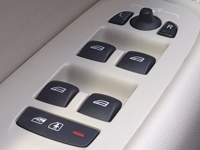 2024 Volvo XC60 Plus Dark Theme