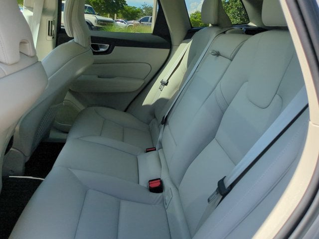 2024 Volvo XC60 Plus Dark Theme