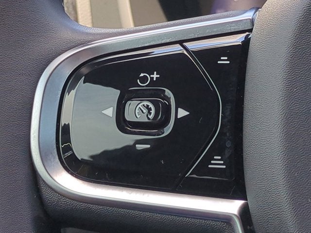 2024 Volvo XC60 Ultimate Dark Theme