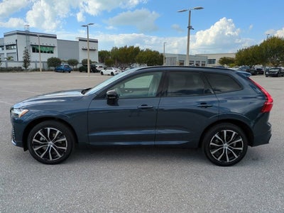 2023 Volvo XC60 Plus Dark Theme