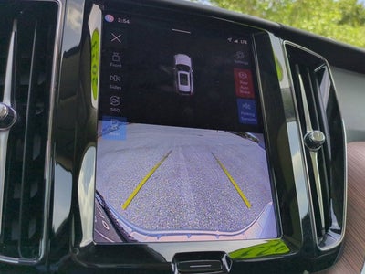 2023 Volvo XC60 Plus Dark Theme