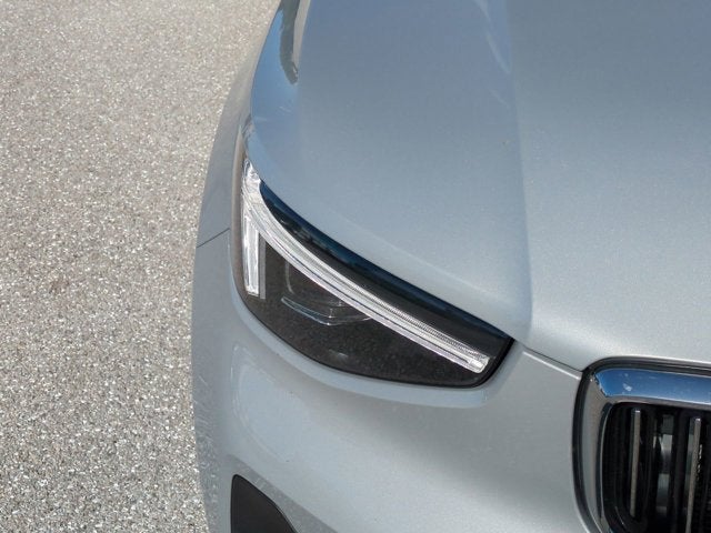 2023 Volvo XC40 Ultimate Bright Theme