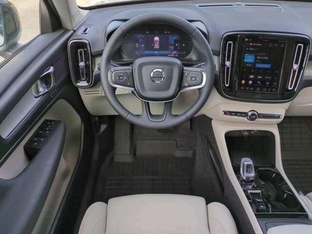 2026 Volvo XC40 Plus